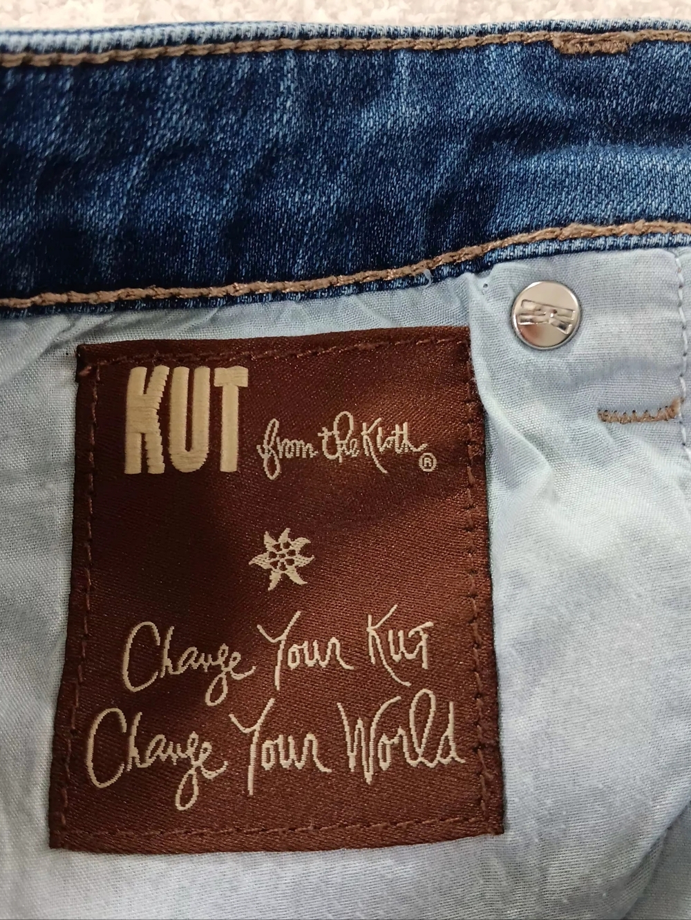 Kut from the Kloth Womens Sz 2 Catherine Boyfriend Shorts Bermuda Jean Jorts - Picture 6 of 8